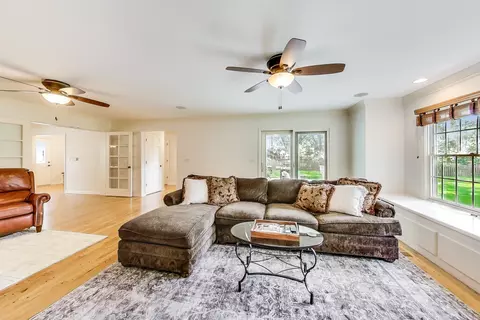 104 E 14th Ave, Naperville, IL 60563 photo 12