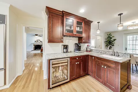 104 E 14th Ave, Naperville, IL 60563 photo 8