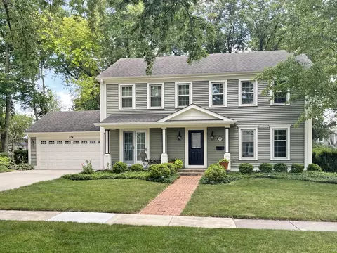 104 E 14th Ave, Naperville, IL 60563