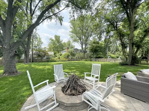 104 E 14th Ave, Naperville, IL 60563 photo 35