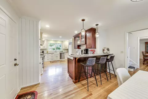 104 E 14th Ave, Naperville, IL 60563 photo 6