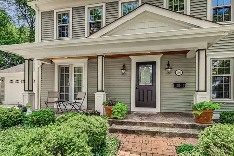 104 E 14th Ave, Naperville, IL 60563 photo 2