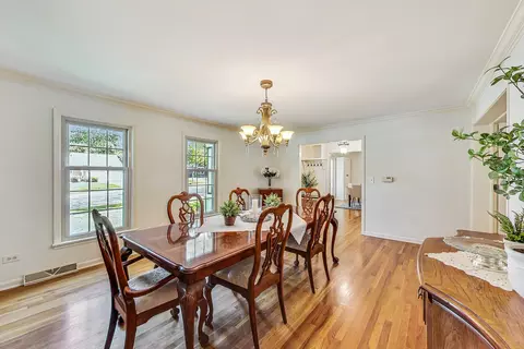 104 E 14th Ave, Naperville, IL 60563 photo 16