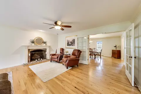 104 E 14th Ave, Naperville, IL 60563 photo 15