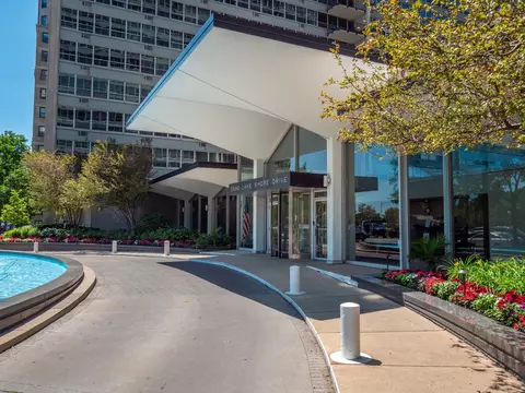 3550 N Lake Shore Dr #2013, Chicago, IL 60657