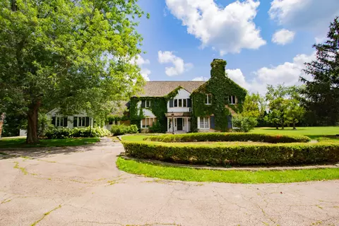 52 Aintree Rd, Saint Charles, IL 60174