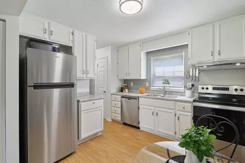608 S Duncan Rd #B, Champaign, IL 61821 photo 6