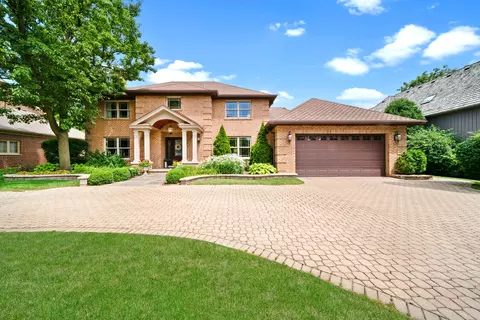 7633 Woodland Ln, Burr Ridge, IL 60527