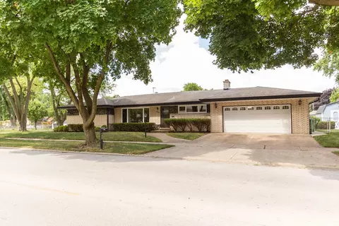 6200 91st St, Oak Lawn, IL 60453