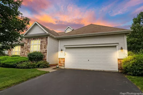558 Blazing Star Dr, Lake Villa, IL 60046