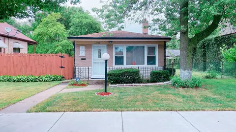 10053 S Princeton Ave, Chicago, IL 60628
