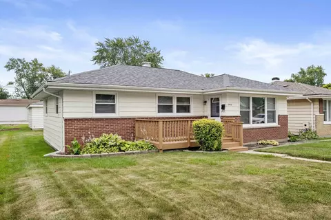 1583 Hewes St, Crete, IL 60417