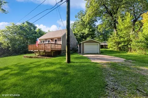 209 Muriel Rd, Spring Grove, IL 60081
