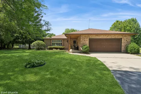 48 W124 Mary St, Big Rock, IL 60511