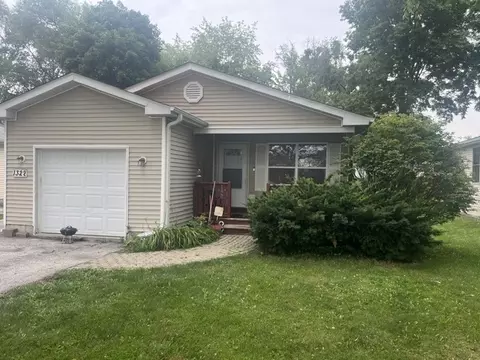 1322 Pearl St, Montgomery, IL 60538