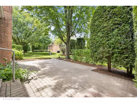 Exterior - 12 E Old Mill Ln, Burr Ridge, IL 60527 photo 3 of 5