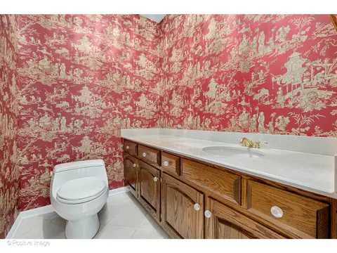 Bath - 12 E Old Mill Ln, Burr Ridge, IL 60527 photo 2 of 4