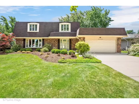 1441 71st St, Downers Grove, IL 60516