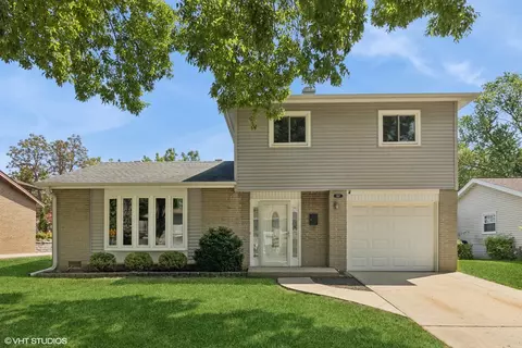 557 N 6th Ave, Des Plaines, IL 60016