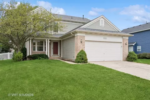 1111 Sanctuary Ln, Naperville, IL 60540