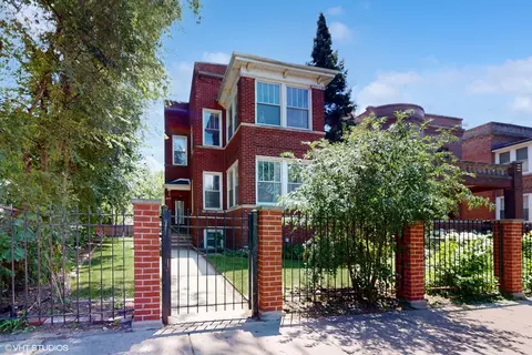 2079 W Estes Ave #1, Chicago, IL 60645