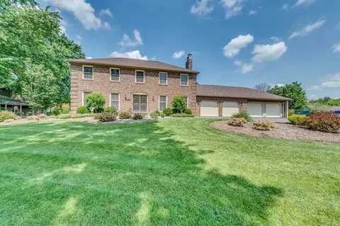 40 W613 Longshadow Ln, Saint Charles, IL 60175