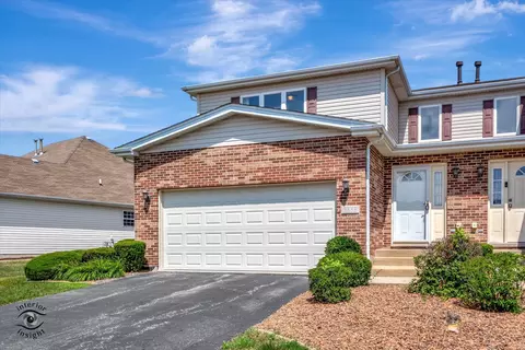 1383 Somerset Dr #3, Beecher, IL 60401
