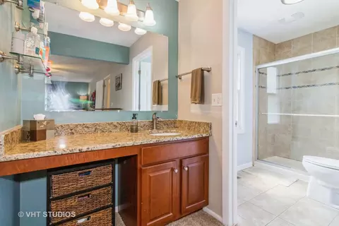 Bath - 1069 Churchill Dr, Bolingbrook, IL 60440 photo 2 of 3