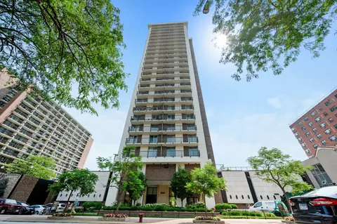 5855 N Sheridan Rd #10G, Chicago, IL 60660