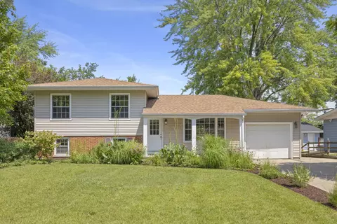 30 W212 Bruce Ln, Naperville, IL 60563