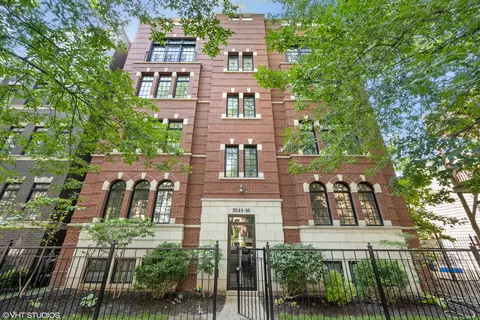 3544 N Fremont St #4S, Chicago, IL 60657