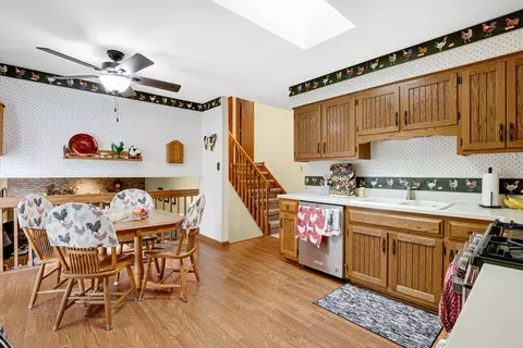 Kitchen - 18501 Willow Ln, Lansing, IL 60438 photo 4 of 4