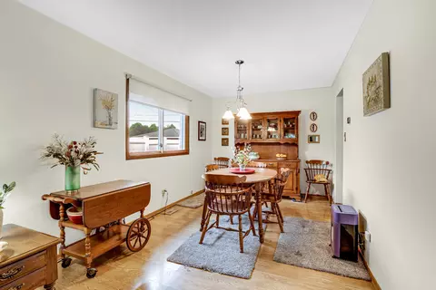 Dining - 18501 Willow Ln, Lansing, IL 60438 photo 1 of 2