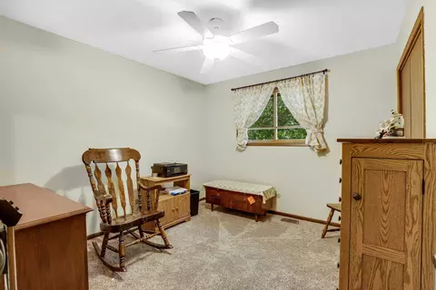 Bedroom - 18501 Willow Ln, Lansing, IL 60438 photo 4 of 5