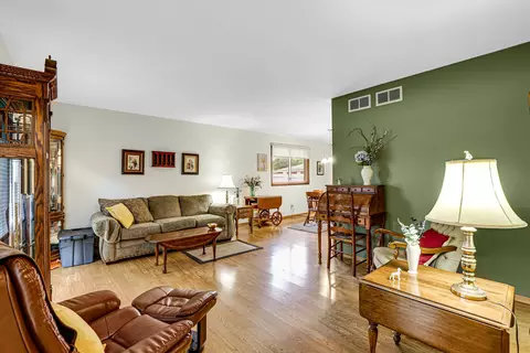 Living - 18501 Willow Ln, Lansing, IL 60438 photo 1 of 3