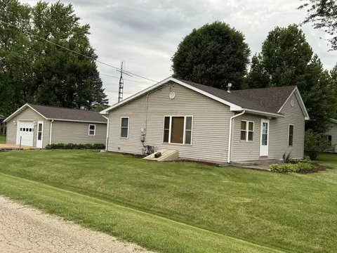 302 N East Ave, Amboy, IL 61310
