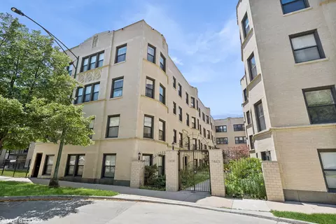 7436 N Hermitage Ave #2D, Chicago, IL 60626