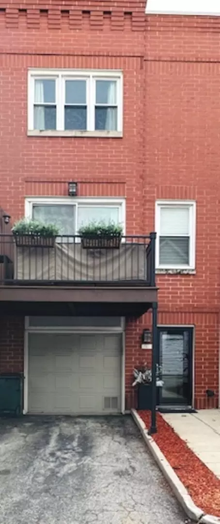 2901 N Wolcott Ave #D, Chicago, IL 60657