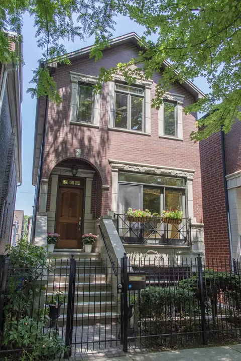 2038 W Cortland St, Chicago, IL 60647