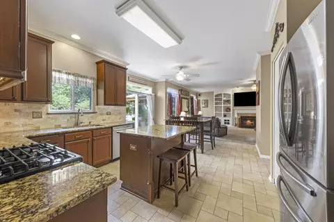 3015 Twin Falls Dr, Plainfield, IL 60586 photo 8