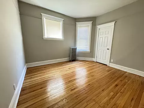 Bedroom - 6240 S Champlain Ave, Chicago, IL 60637 photo 1 of 4