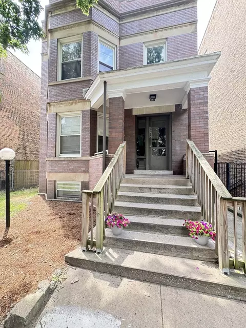 6240 S Champlain Ave, Chicago, IL 60637