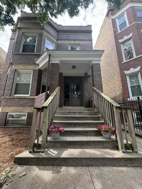 Exterior - 6240 S Champlain Ave, Chicago, IL 60637 photo 2 of 5