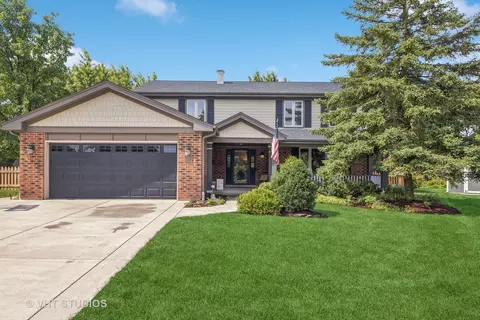 1450 Falson Ct, Wheaton, IL 60189