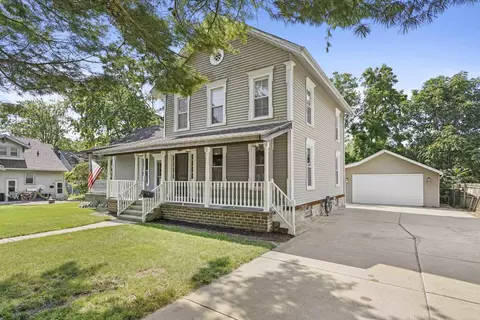 534 Cass St, Crete, IL 60417