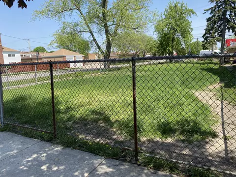 8201 S Sawyer Ave, Chicago, IL 60652