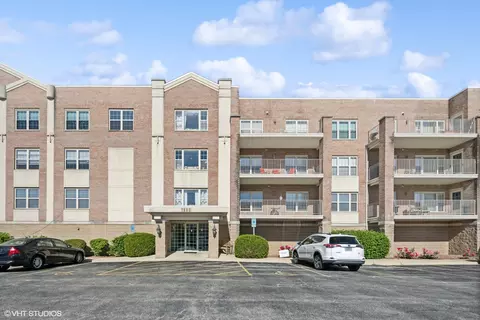1200 S Prospect Ave #101, Elmhurst, IL 60126