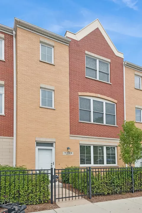 1193 S Grove Ave #2, Oak Park, IL 60304