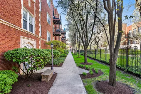 1023 E 46th St #1E, Chicago, IL 60653 photo 2