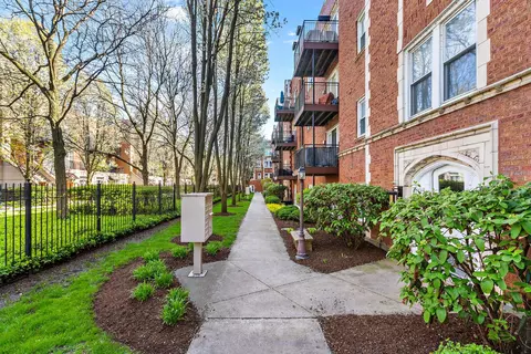 1023 E 46th St #1E, Chicago, IL 60653